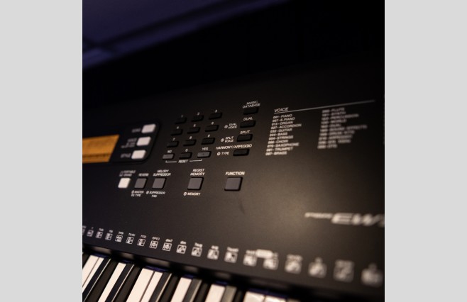 Used Yamaha PSR-EW300 Keyboard (SN:BBZM01094) - Image 9